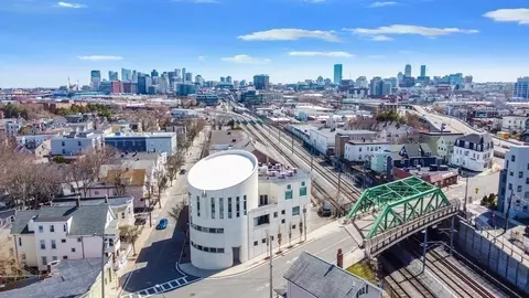 60 Tufts St #3, Somerville, MA 02145