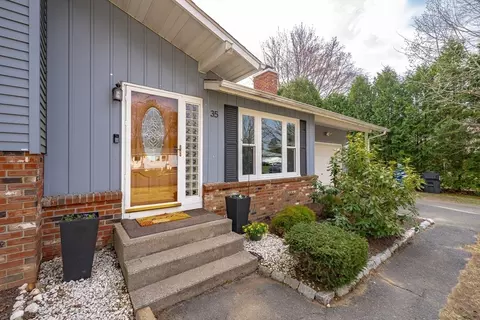 35 Elm Cir, Deerfield, MA 01373
