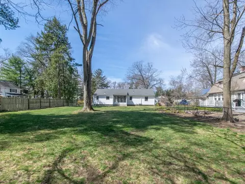 Exterior - 33 Woolworth St, Longmeadow, MA 01106 photo 5 of 12