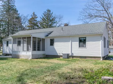 Exterior - 33 Woolworth St, Longmeadow, MA 01106 photo 9 of 12