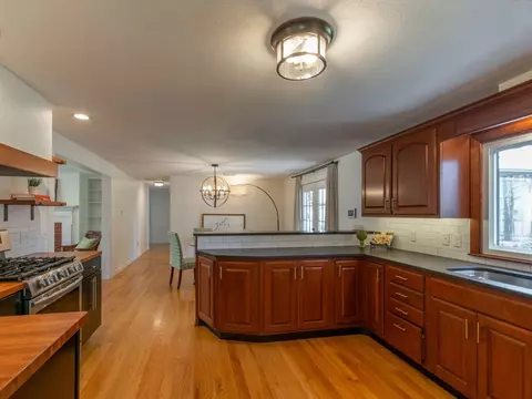 Kitchen - 33 Woolworth St, Longmeadow, MA 01106 photo 6 of 7
