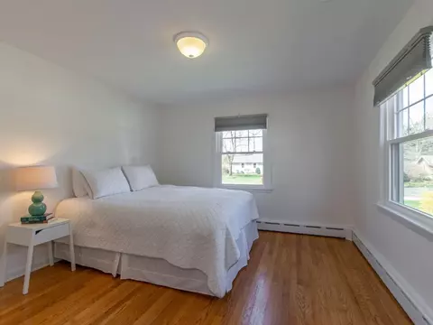 Bedroom - 33 Woolworth St, Longmeadow, MA 01106 photo 3 of 4