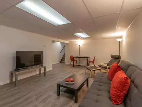 Living - 33 Woolworth St, Longmeadow, MA 01106 photo 6 of 7
