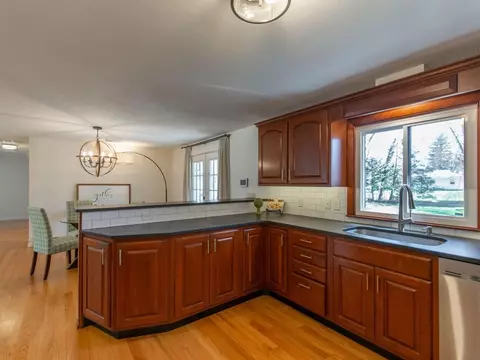 Kitchen - 33 Woolworth St, Longmeadow, MA 01106 photo 3 of 7