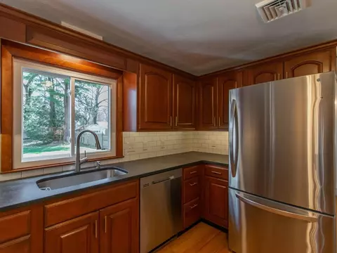 Kitchen - 33 Woolworth St, Longmeadow, MA 01106 photo 7 of 7