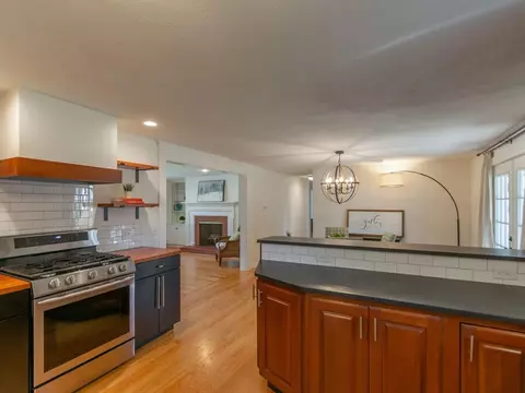 Kitchen - 33 Woolworth St, Longmeadow, MA 01106 photo 4 of 7