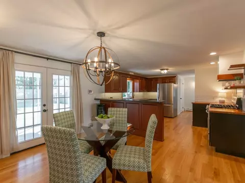 Dining - 33 Woolworth St, Longmeadow, MA 01106 photo 3 of 3