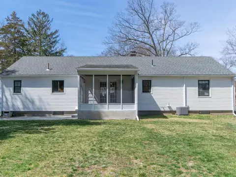 Exterior - 33 Woolworth St, Longmeadow, MA 01106 photo 4 of 12