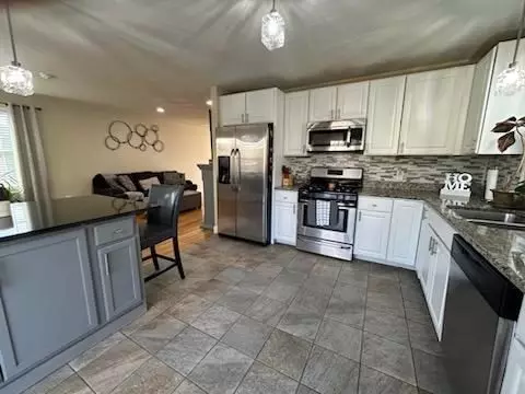 160 Crawford St, Fall River, MA 02724 photo 18
