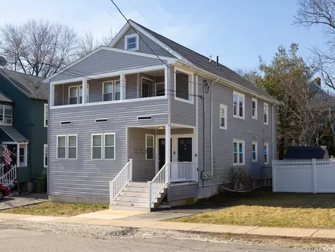 60-62 Gilbert St, Watertown, MA 02472