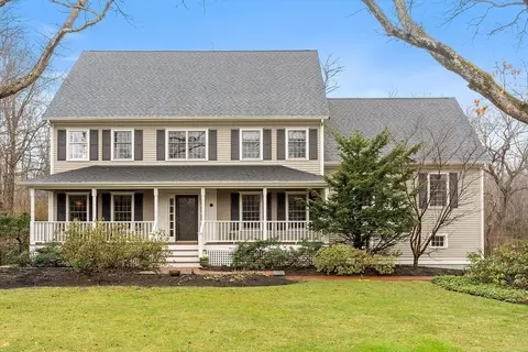 2 Davis Ln, Georgetown, MA 01833