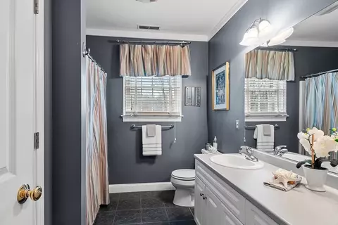 Bath - 2 Davis Ln, Georgetown, MA 01833 photo 5 of 6