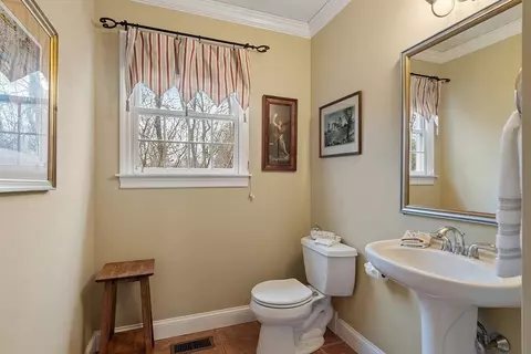 Bath - 2 Davis Ln, Georgetown, MA 01833 photo 1 of 6