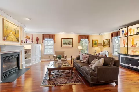 Living - 2 Davis Ln, Georgetown, MA 01833 photo 2 of 5
