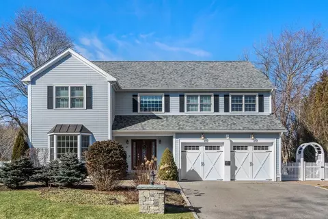 Exterior - 45 Marshall Rd, Wellesley, MA 02482 photo 2 of 5