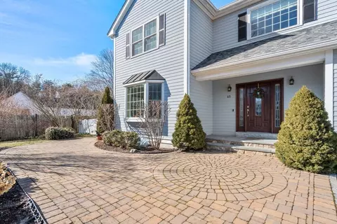 45 Marshall Rd, Wellesley, MA 02482