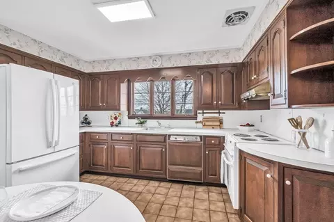 Kitchen - 6 Mitchell Dr, Enfield, CT 06082 photo 2 of 4