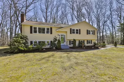 46 Crestwood Dr, Framingham, MA 01701