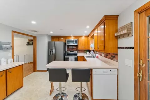 Kitchen - 99 Dudley Rd, Sutton, MA 01590 photo 2 of 4
