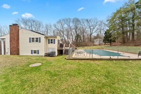 Exterior - 99 Dudley Rd, Sutton, MA 01590 photo 5 of 7