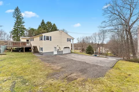 Exterior - 99 Dudley Rd, Sutton, MA 01590 photo 6 of 7