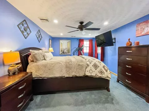 Bedroom - 99 Dudley Rd, Sutton, MA 01590 photo 1 of 5
