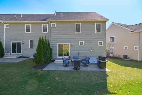Exterior - 150 Brookview Rd #150, Franklin, MA 02038 photo 7 of 8