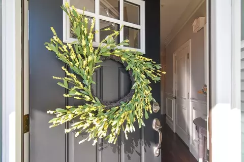Entry Way - 150 Brookview Rd #150, Franklin, MA 02038 photo 1 of 4