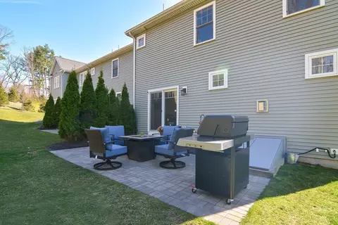 Exterior - 150 Brookview Rd #150, Franklin, MA 02038 photo 4 of 8