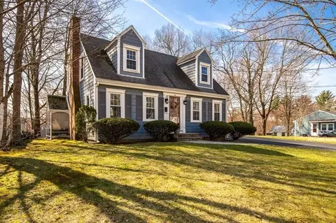 46 Willow St, Reading, MA 01867 photo 3