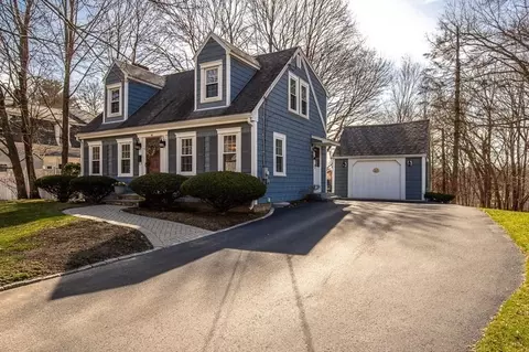 46 Willow St, Reading, MA 01867