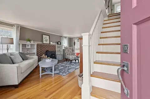 46 Willow St, Reading, MA 01867 photo 4