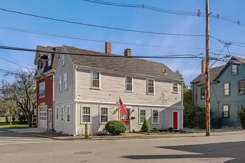 2 Washington St, Marblehead, MA 01945