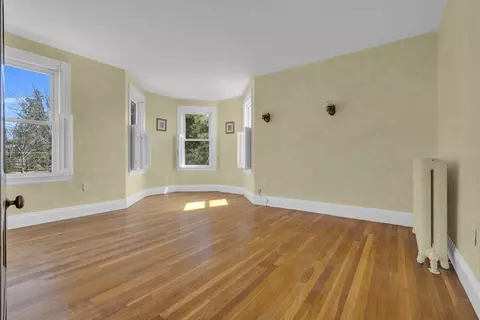 Living - 30 High St, Stoneham, MA 02180 photo 4 of 5