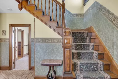 Entry Way - 30 High St, Stoneham, MA 02180 photo 4 of 6