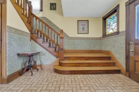 Entry Way - 30 High St, Stoneham, MA 02180 photo 3 of 6