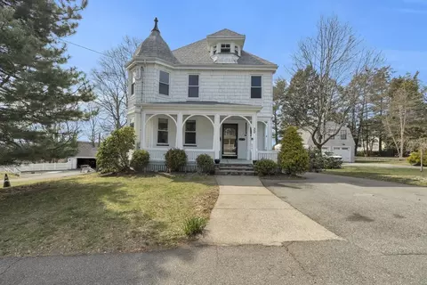 30 High St, Stoneham, MA 02180