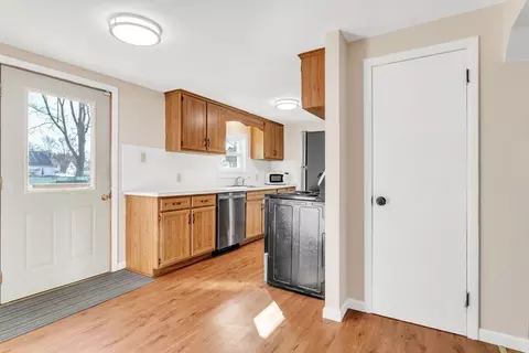 Kitchen - 127 Drexel St, Springfield, MA 01104 photo 5 of 6