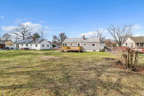 Exterior - 127 Drexel St, Springfield, MA 01104 photo 9 of 9