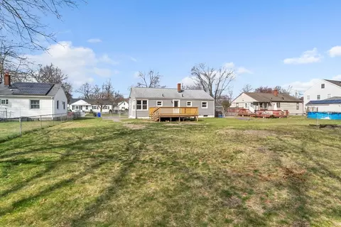 Exterior - 127 Drexel St, Springfield, MA 01104 photo 7 of 9