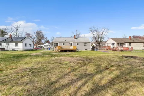 Exterior - 127 Drexel St, Springfield, MA 01104 photo 8 of 9