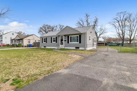 Exterior - 127 Drexel St, Springfield, MA 01104 photo 2 of 9