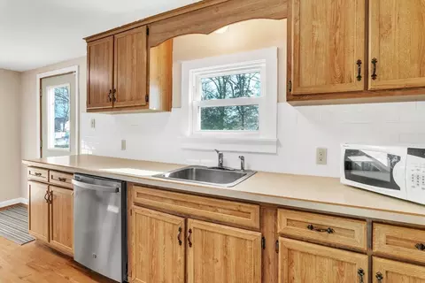 Kitchen - 127 Drexel St, Springfield, MA 01104 photo 4 of 6