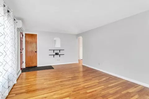 Living - 127 Drexel St, Springfield, MA 01104 photo 2 of 2