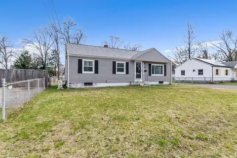 Exterior - 127 Drexel St, Springfield, MA 01104 photo 4 of 9