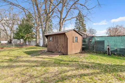 Exterior - 127 Drexel St, Springfield, MA 01104 photo 6 of 9
