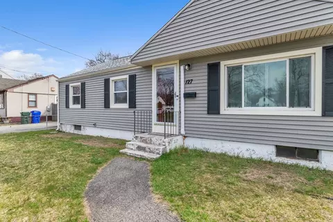 Exterior - 127 Drexel St, Springfield, MA 01104 photo 3 of 9