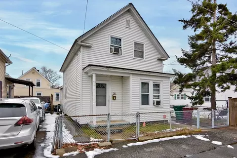 28 Oconnell St, Lowell, MA 01852