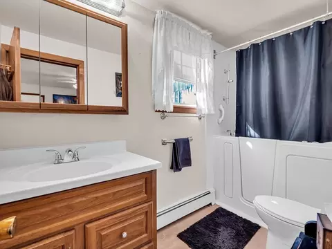 Bath - 114 Baker St, Gardner, MA 01440 photo 1 of 3