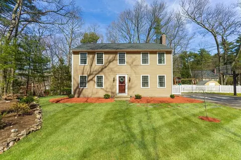 298 Eastside Rd, Wrentham, MA 02093